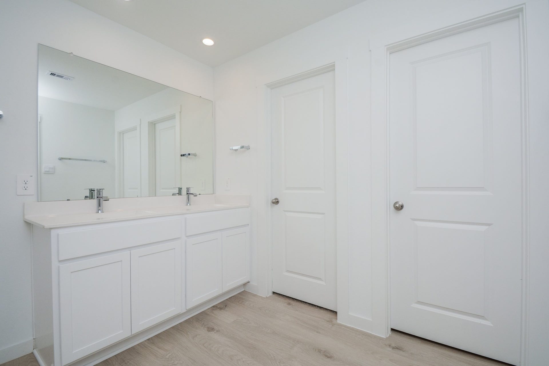 1035 Vista Pointe Drive, Fresno, TX 77545 1035 Vista Pointe Drive, Fresno, TX 77545