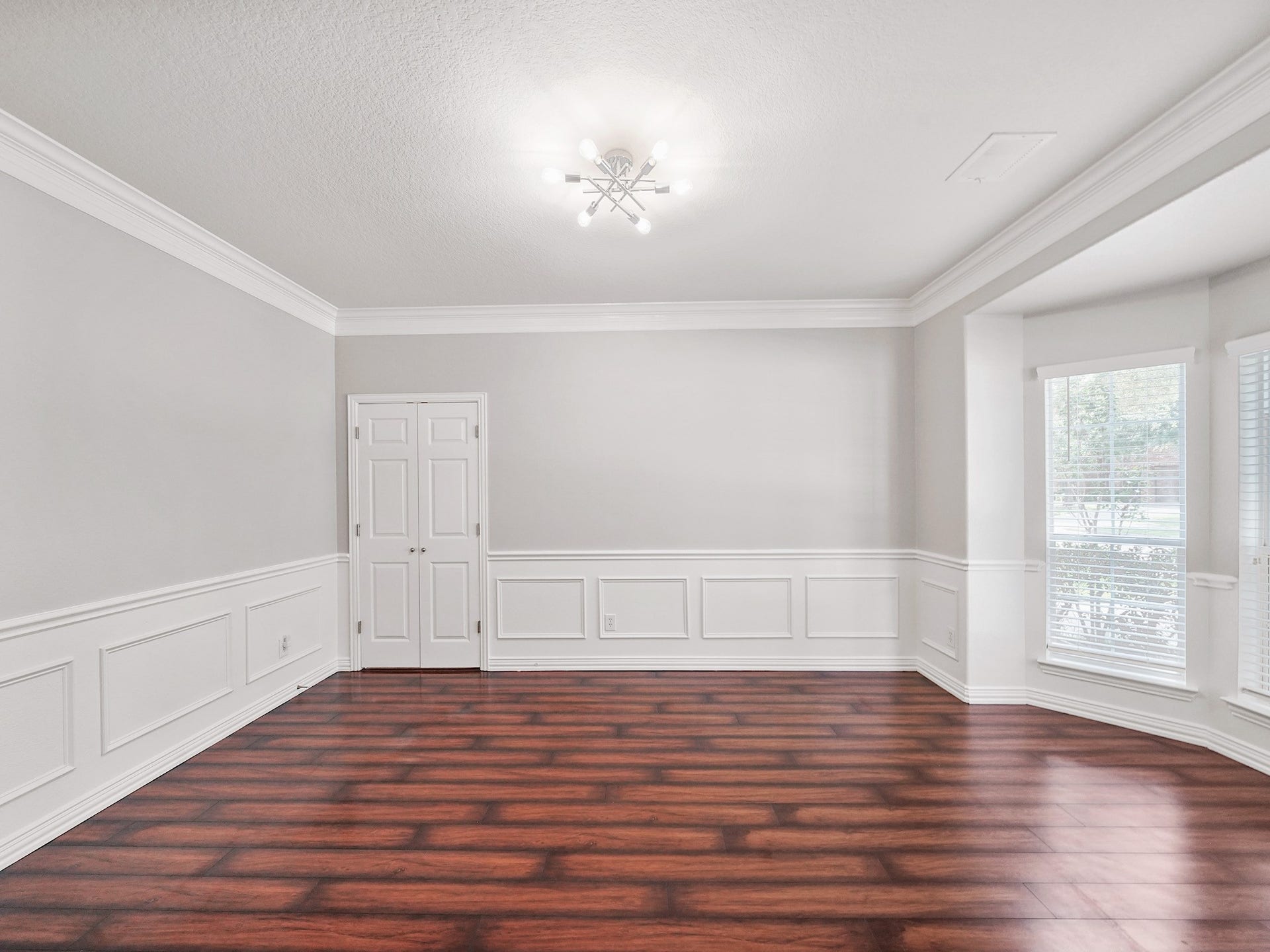 26214 Seminole Hill Lane, Katy, TX 77494 A versatile room ready to adapt to your lifestyle, whether you envision a sitting room, music room, second office, or play space.