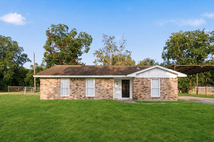 Property photo for 2506 Halbert Drive, Pearland, TX