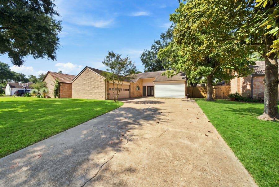 Property photo for 14815 Inverrary Drive, Houston, TX