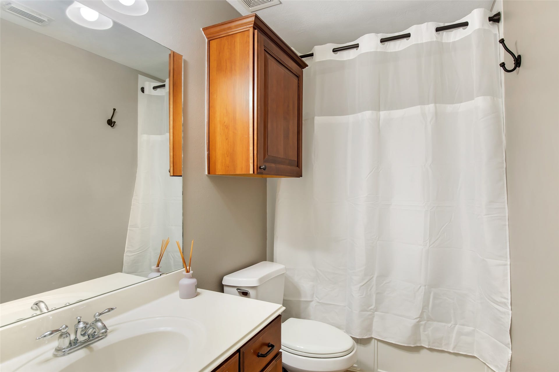 14422 Country Haven Court, Houston, TX 77044 14422 Country Haven Court, Houston, TX 77044