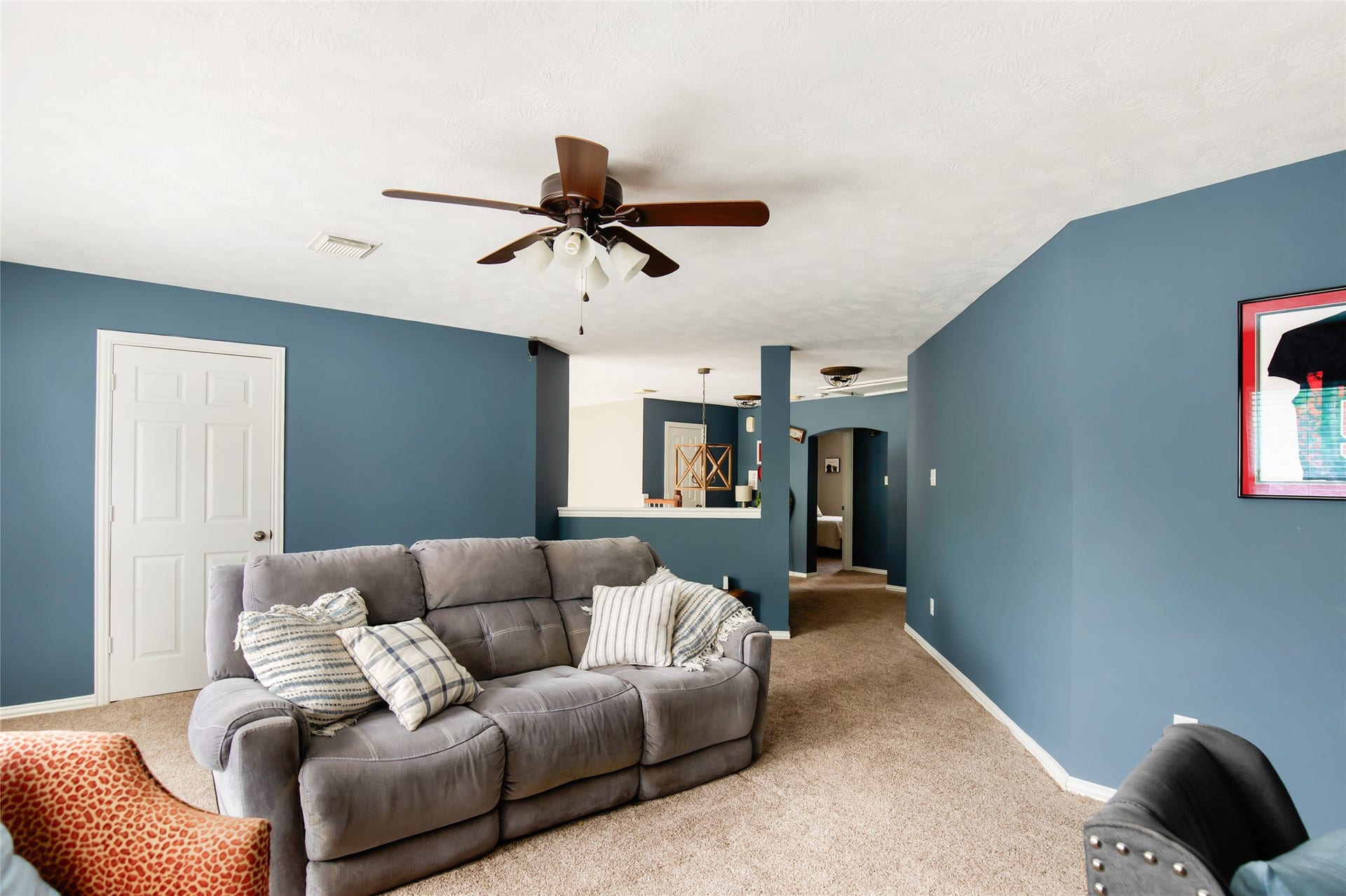 14422 Country Haven Court, Houston, TX 77044 Game room with ceiling fan and room for multiple seating arrangements
