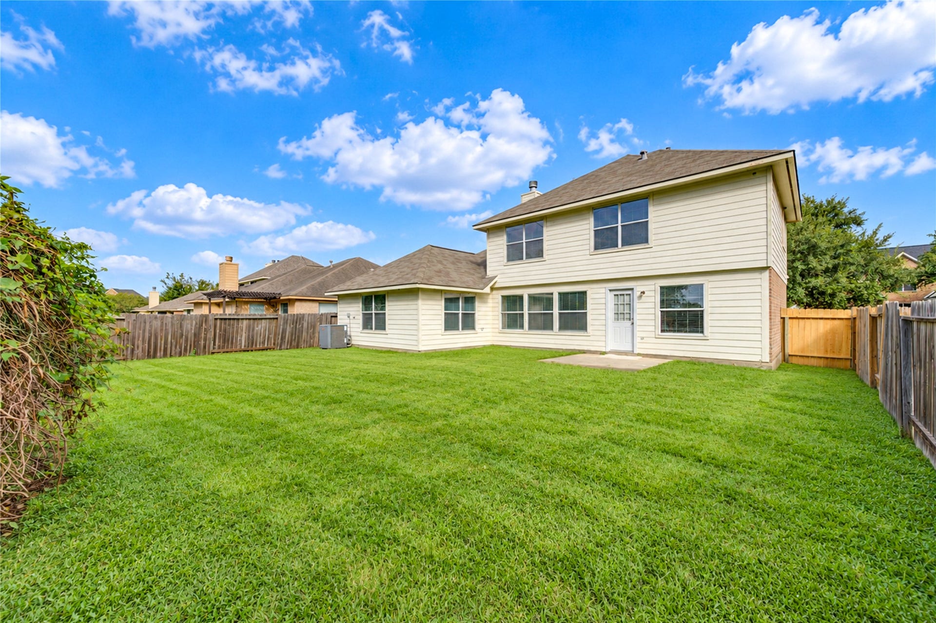 1307 S Teal Estates Circle, Fresno, TX 77545 1307 S Teal Estates Circle, Fresno, TX 77545