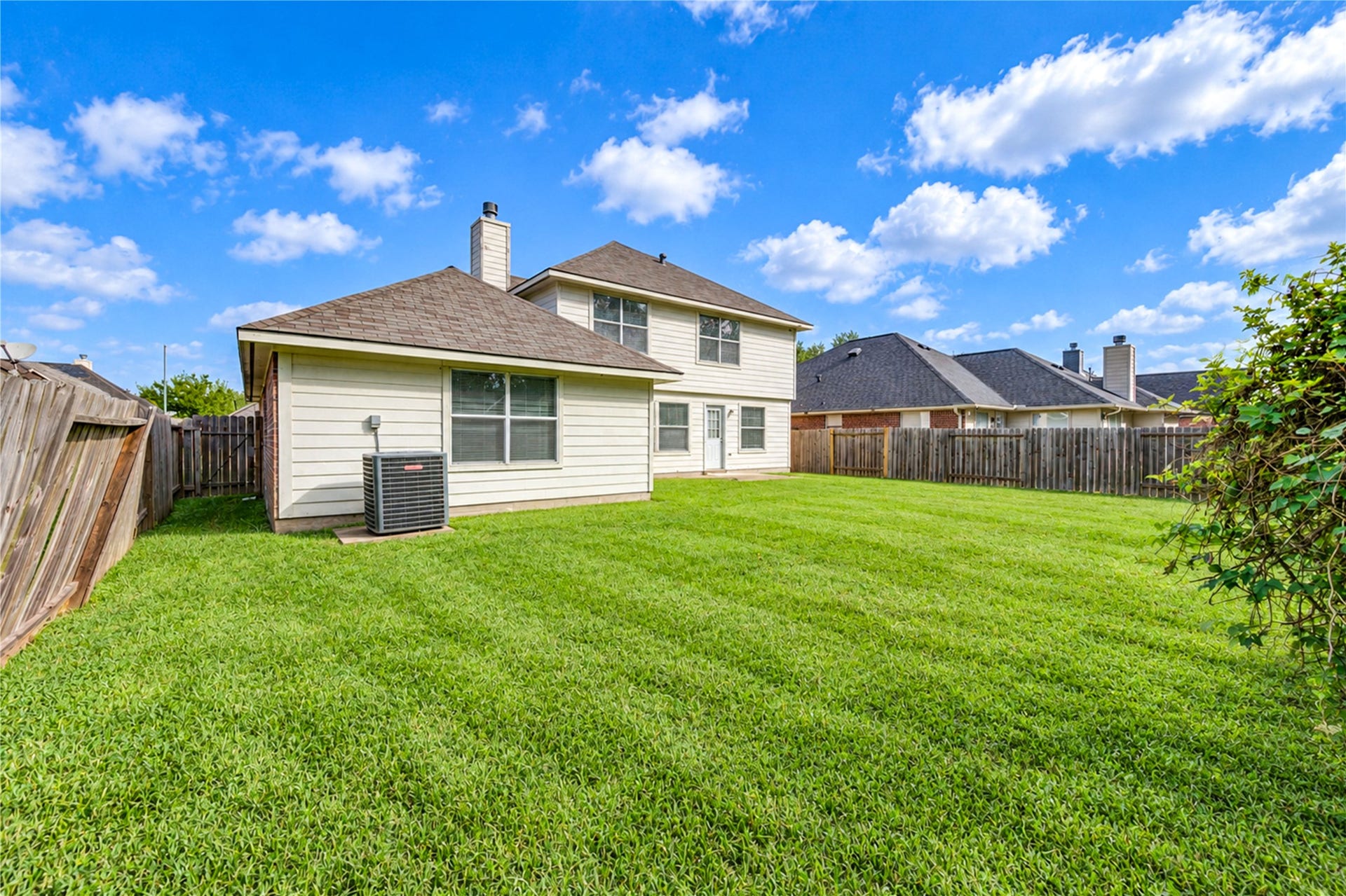 1307 S Teal Estates Circle, Fresno, TX 77545 1307 S Teal Estates Circle, Fresno, TX 77545