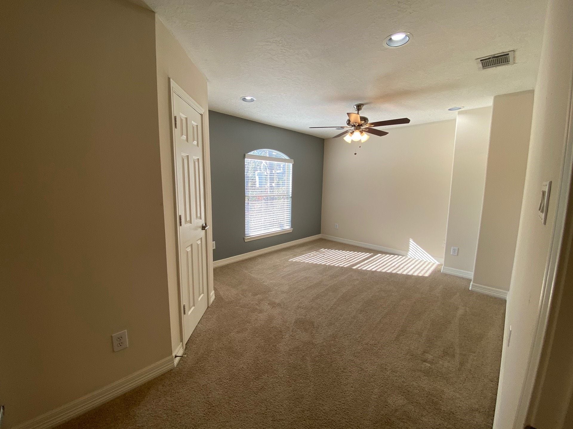 3710 Sherwood Lane, #101, Houston, TX 77092
