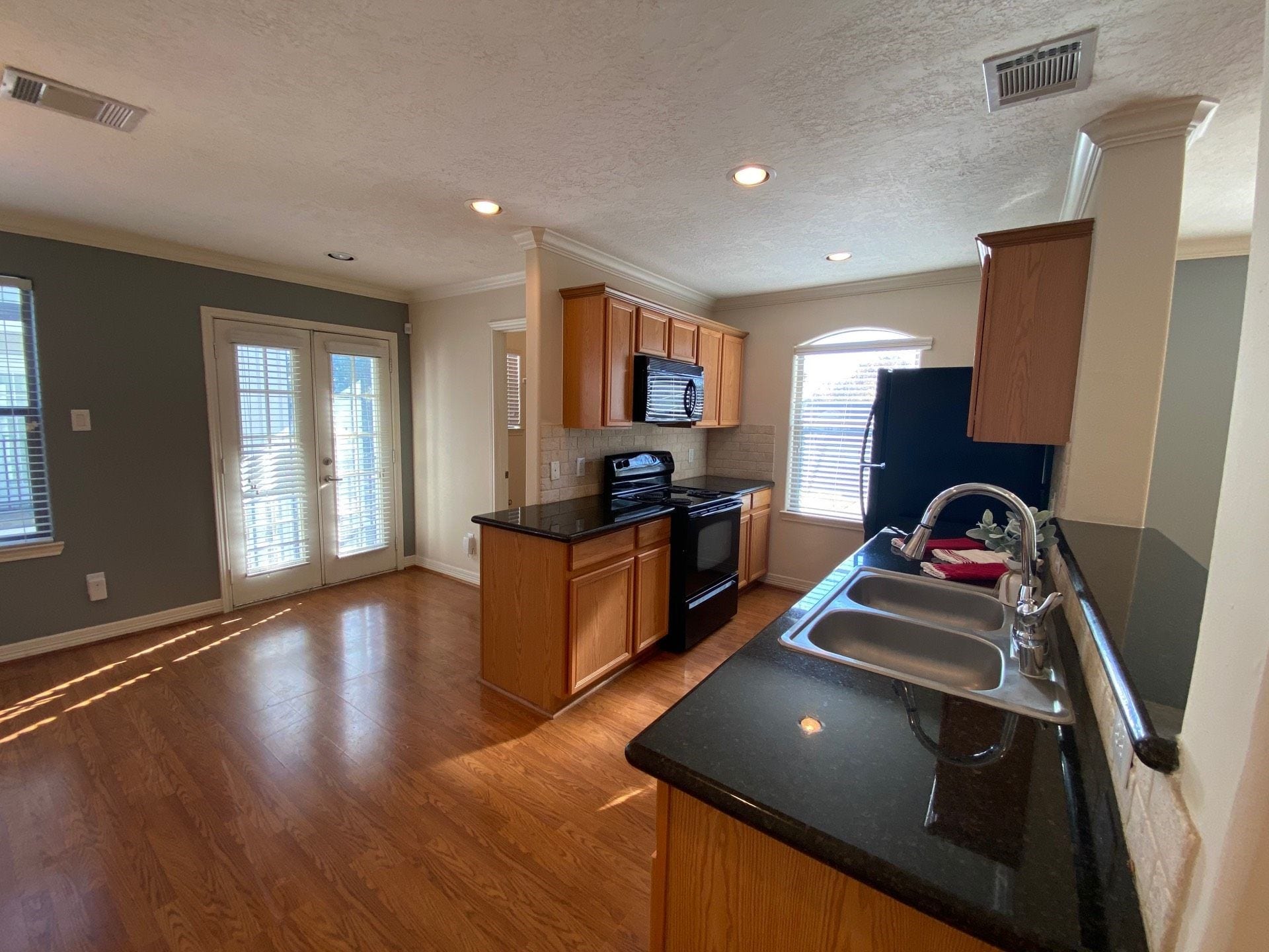3710 Sherwood Lane, #101, Houston, TX 77092