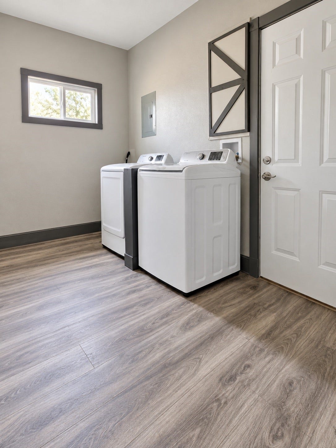 Washer & Dryer included