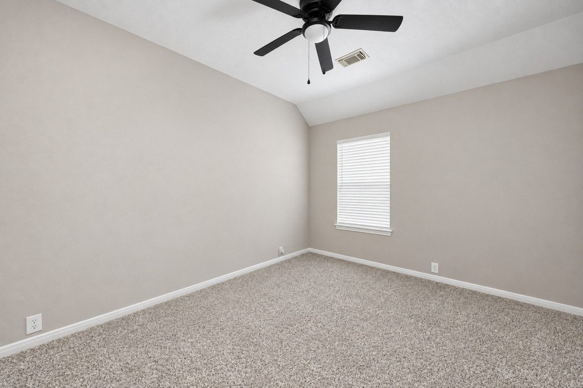 9010 Sunrise Trail, Pearland, TX 77584 9010 Sunrise Trail, Pearland, TX 77584
