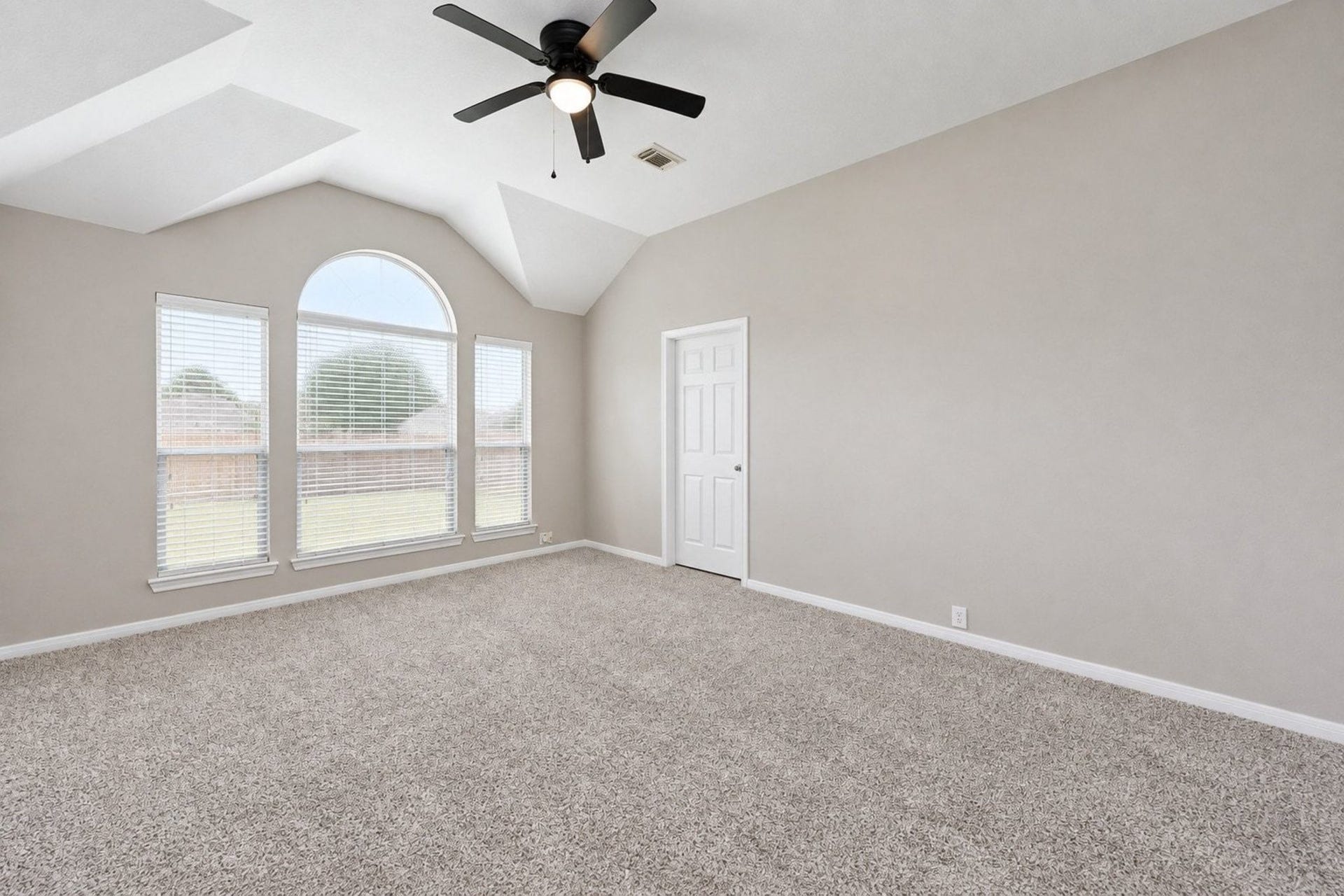 9010 Sunrise Trail, Pearland, TX 77584 9010 Sunrise Trail, Pearland, TX 77584