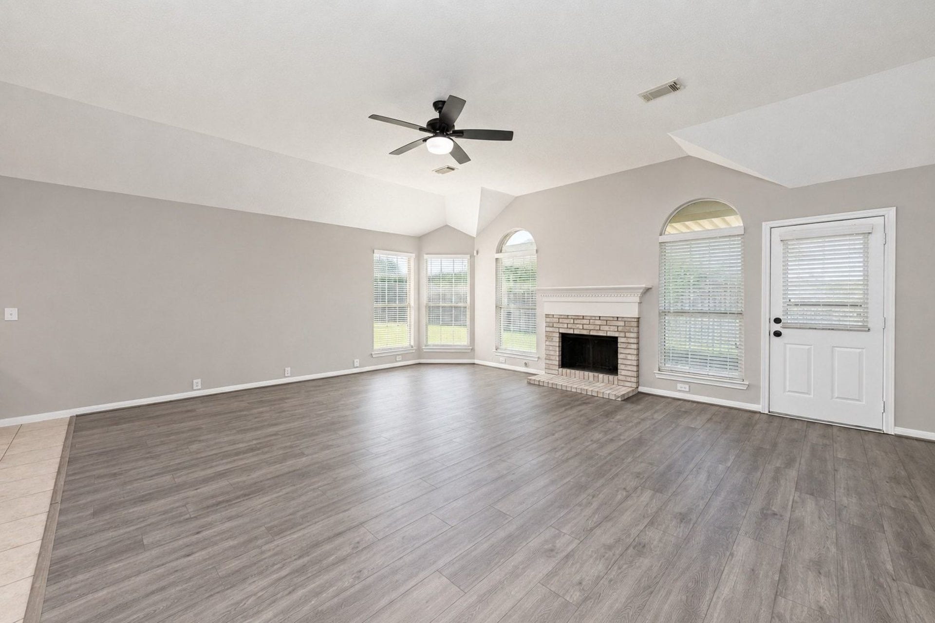 9010 Sunrise Trail, Pearland, TX 77584 9010 Sunrise Trail, Pearland, TX 77584
