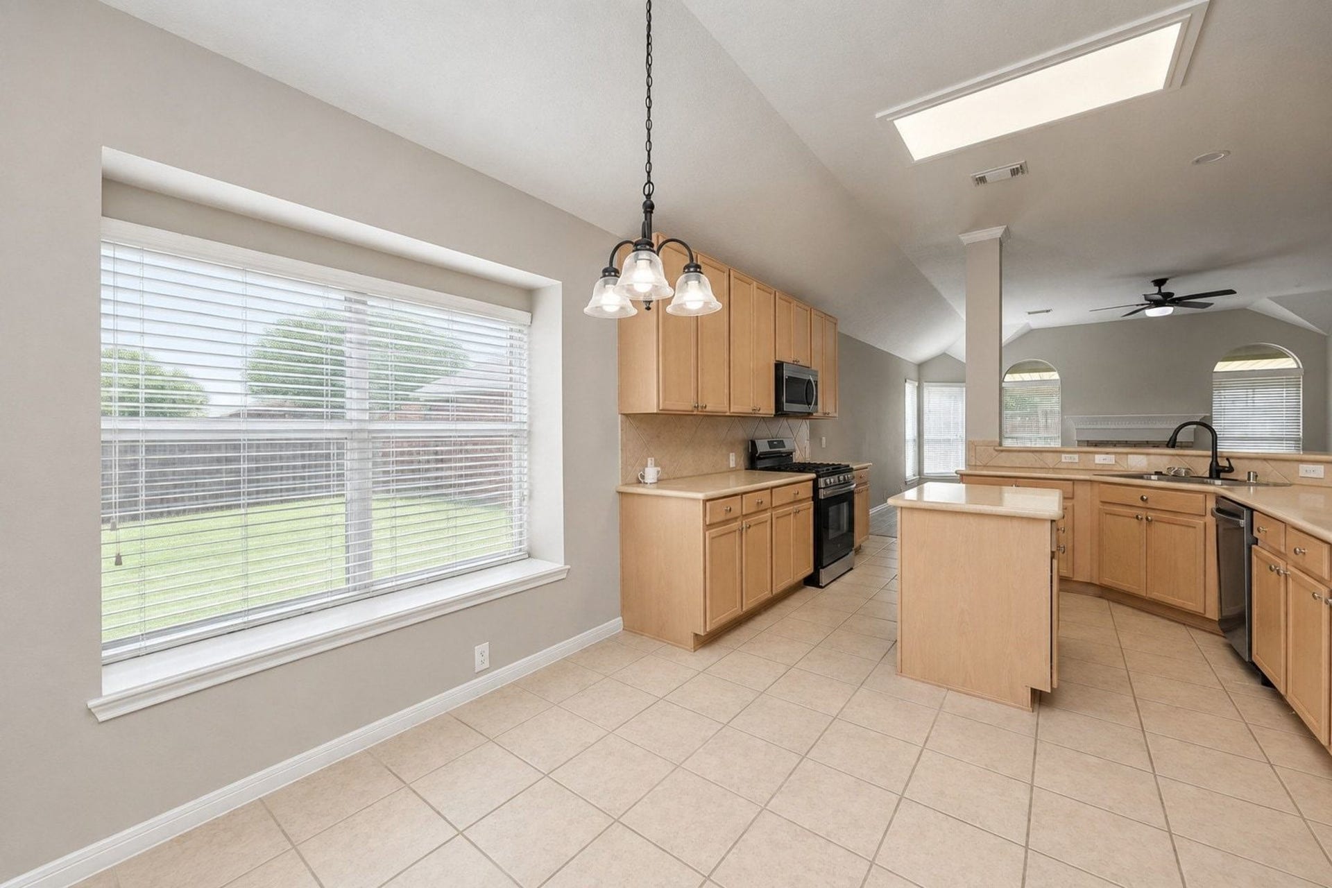 9010 Sunrise Trail, Pearland, TX 77584 9010 Sunrise Trail, Pearland, TX 77584