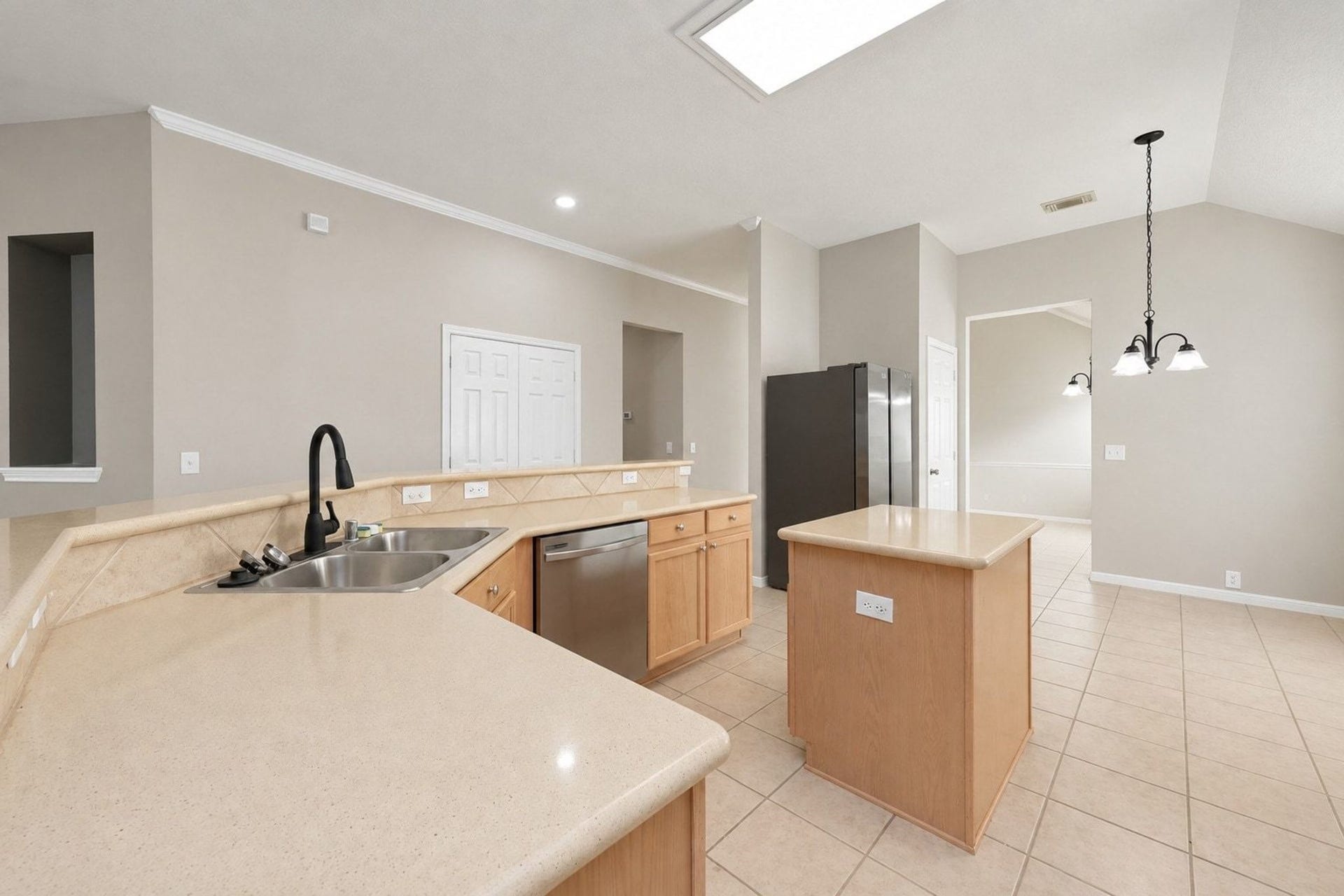 9010 Sunrise Trail, Pearland, TX 77584 9010 Sunrise Trail, Pearland, TX 77584