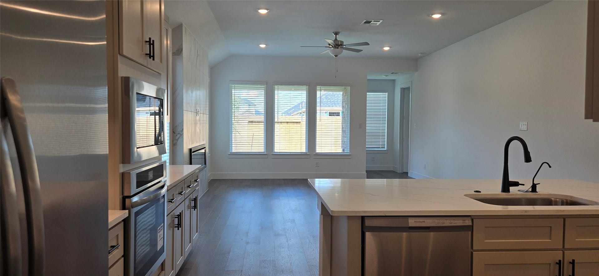 3327 Summercrisp Hollow Ln, Pearland, TX 77581 3327 Summercrisp Hollow Ln, Pearland, TX 77581