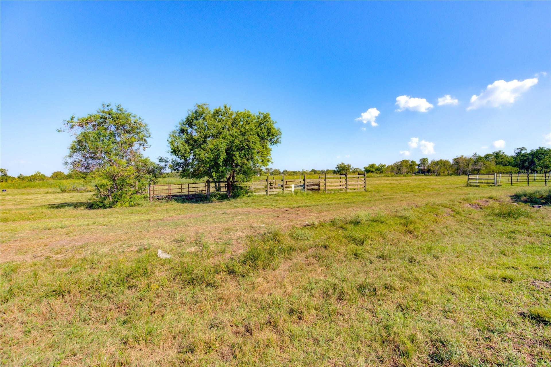 8204 S Humble Camp Road, Dickinson, TX 77539 8204 S Humble Camp Road, Dickinson, TX 77539