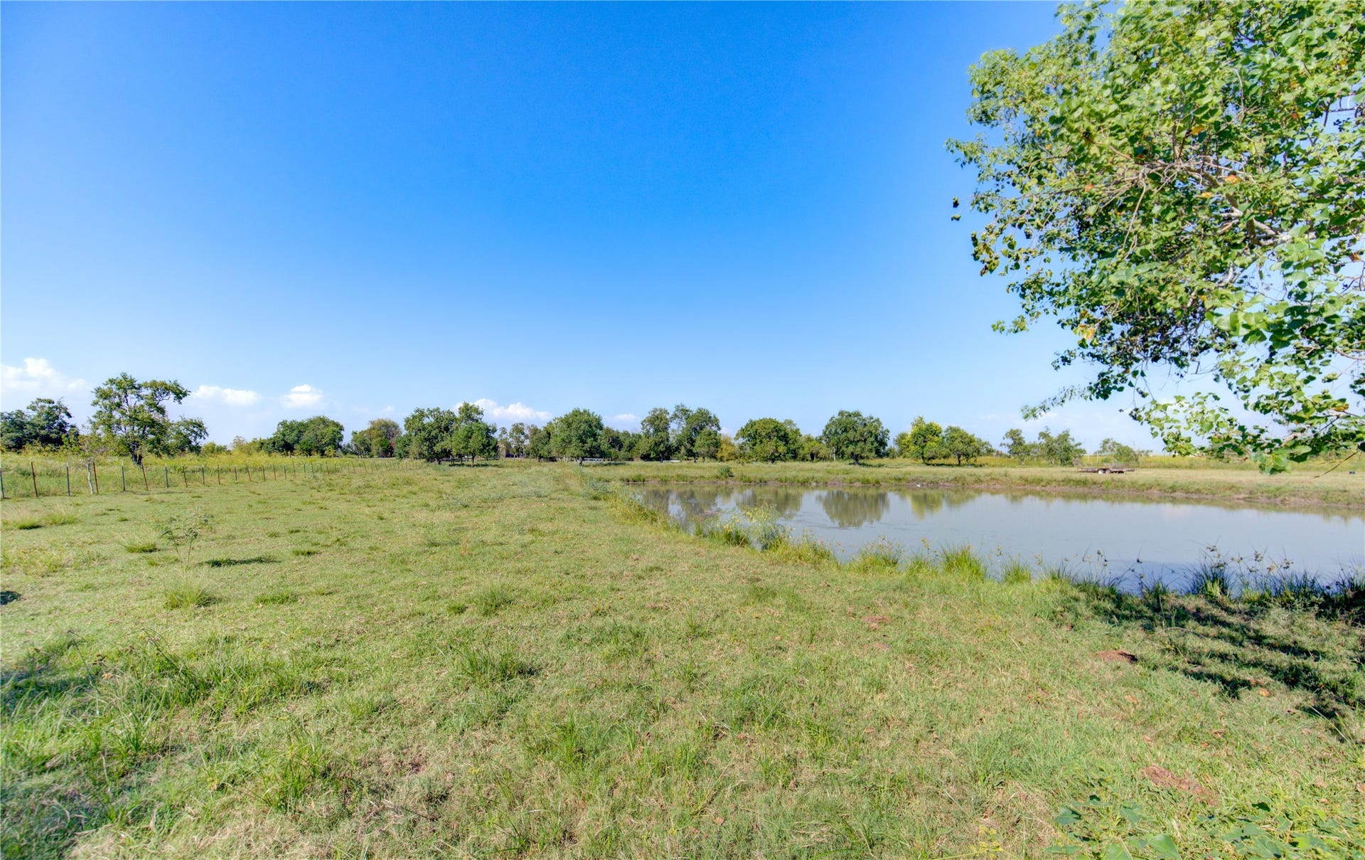 8204 S Humble Camp Road, Dickinson, TX 77539 8204 S Humble Camp Road, Dickinson, TX 77539