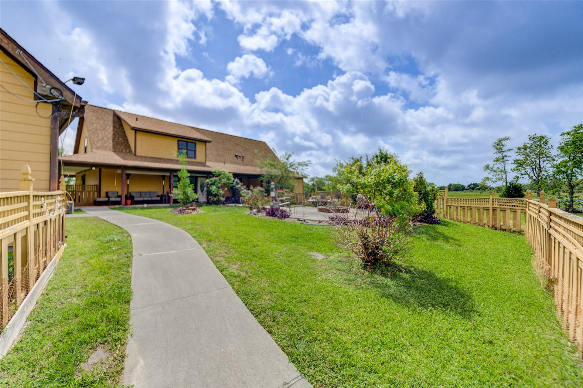 8204 S Humble Camp Road, Dickinson, TX 77539 8204 S Humble Camp Road, Dickinson, TX 77539