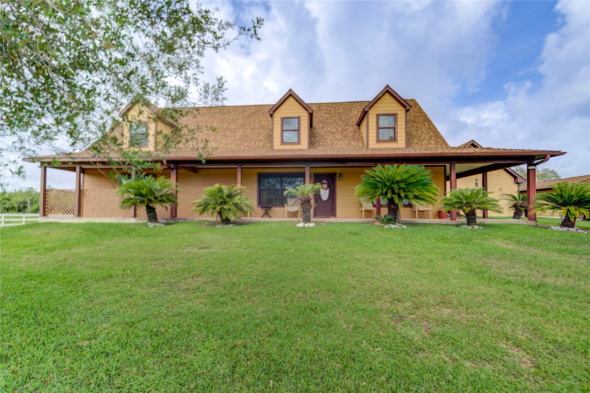 8204 S Humble Camp Road, Dickinson, TX 77539 8204 S Humble Camp Road, Dickinson, TX 77539