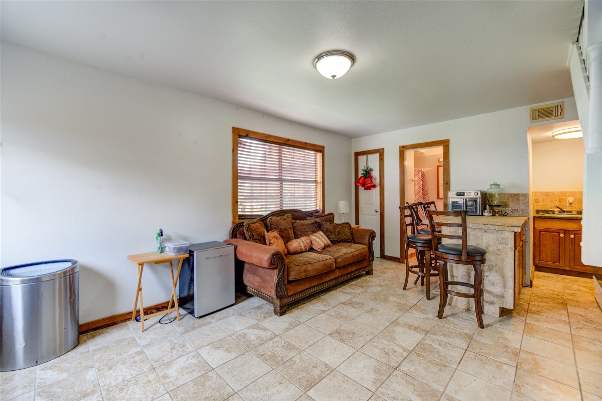 8204 S Humble Camp Road, Dickinson, TX 77539 Garage Apartment