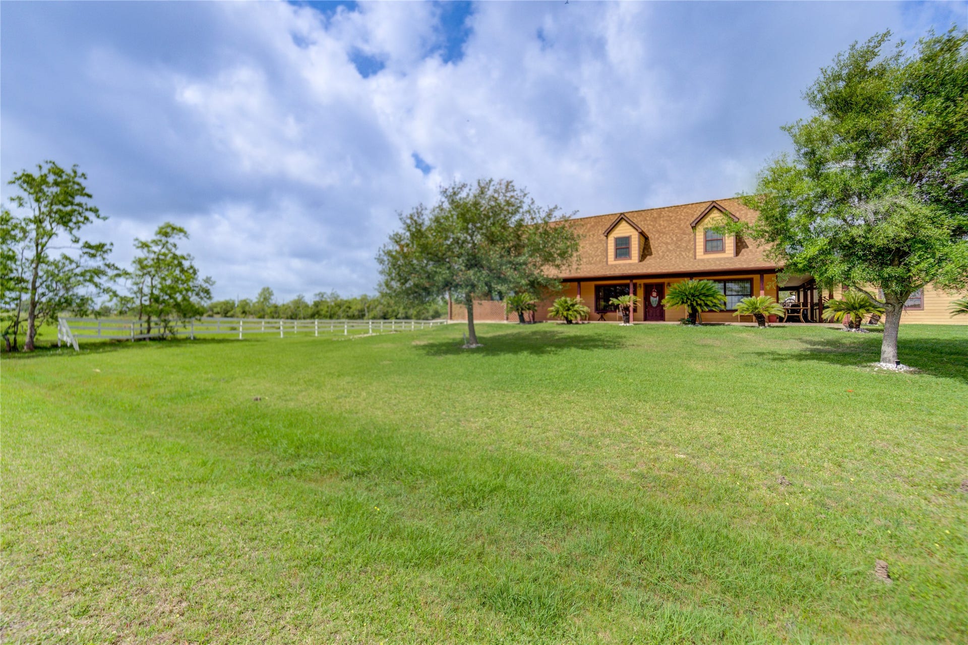 8204 S Humble Camp Road, Dickinson, TX 77539 8204 S Humble Camp Road, Dickinson, TX 77539