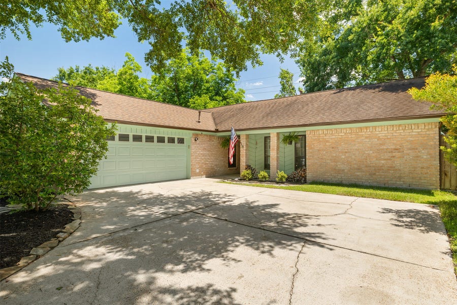 Property photo for 13611 Pepper Knoll Drive, Houston, TX