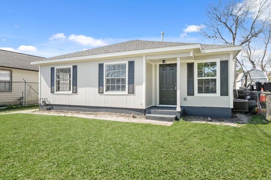 Property photo for 618 Hoffman Street, Houston, TX