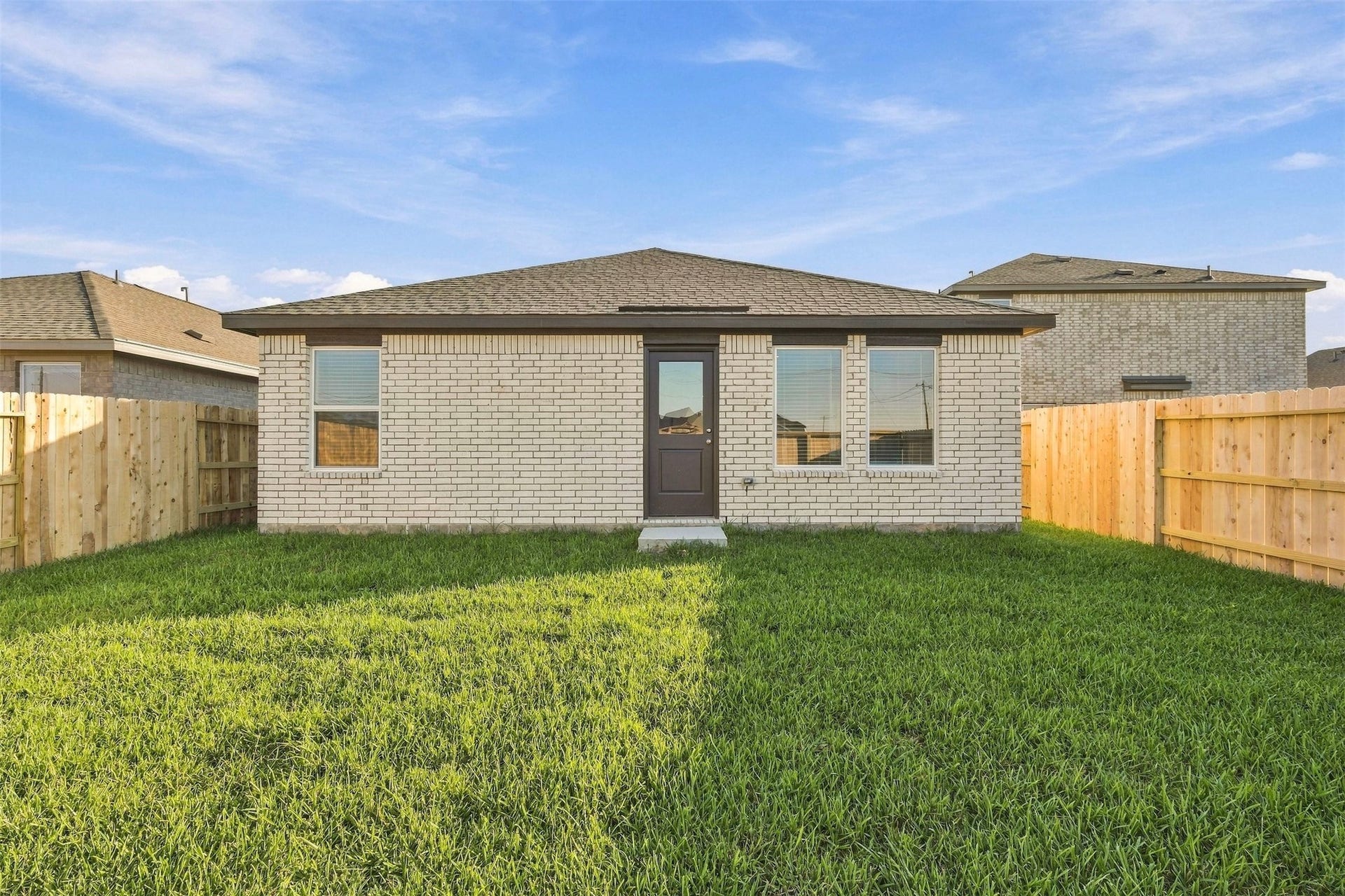 1643 Windrose Bend, Angleton, TX 77515 1643 Windrose Bend, Angleton, TX 77515