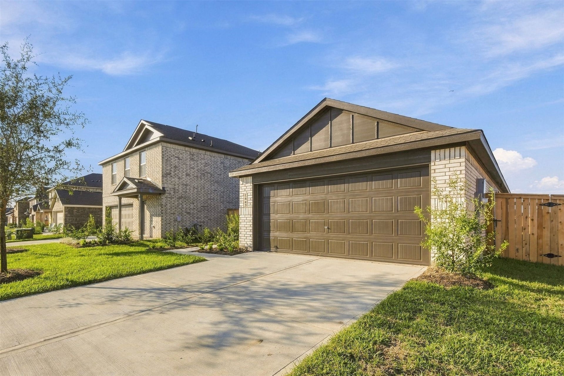 1643 Windrose Bend, Angleton, TX 77515 1643 Windrose Bend, Angleton, TX 77515