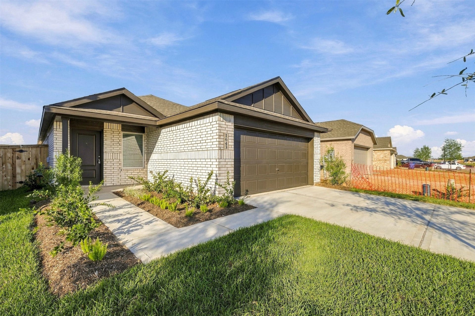 1643 Windrose Bend, Angleton, TX 77515 1643 Windrose Bend, Angleton, TX 77515