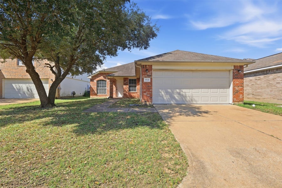 Property photo for 19118 Deep South Court, Katy, TX
