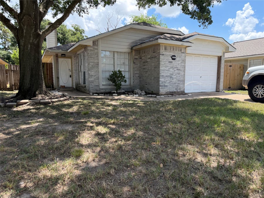 Property photo for 11050 Rainbow Glen Drive, Houston, TX