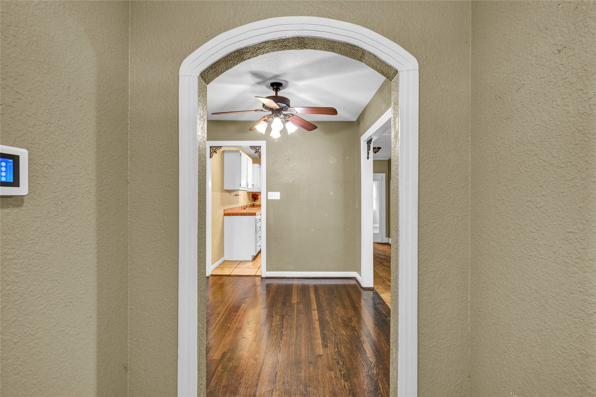 908 Robinhood Lane, Angleton, TX 77515