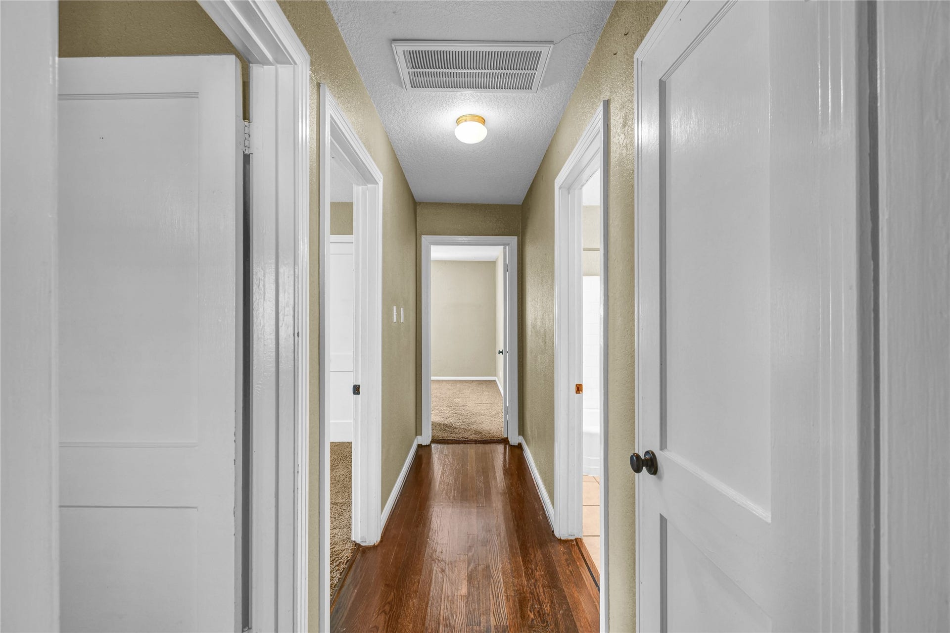 908 Robinhood Lane, Angleton, TX 77515