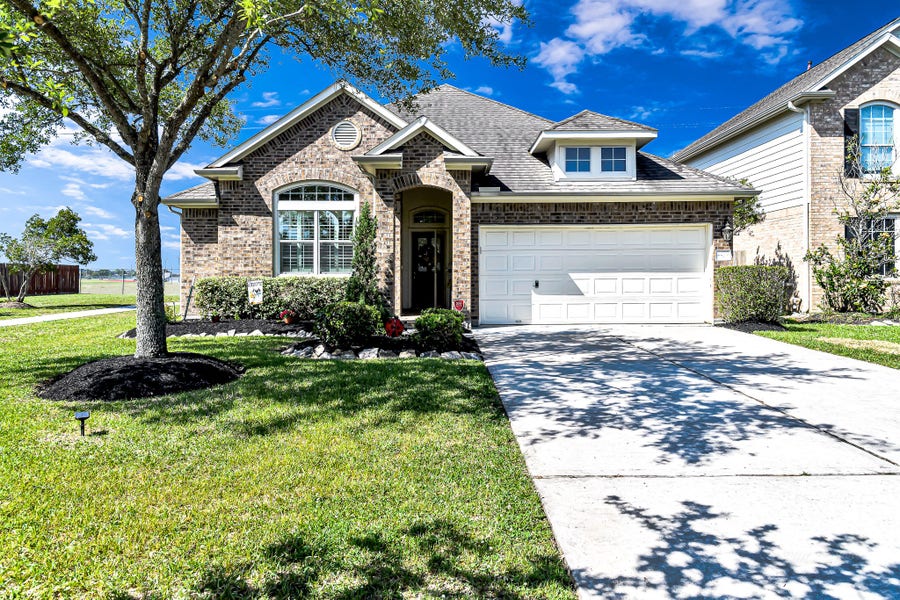 Property photo for 2299 Cantabria Lane, League City, TX