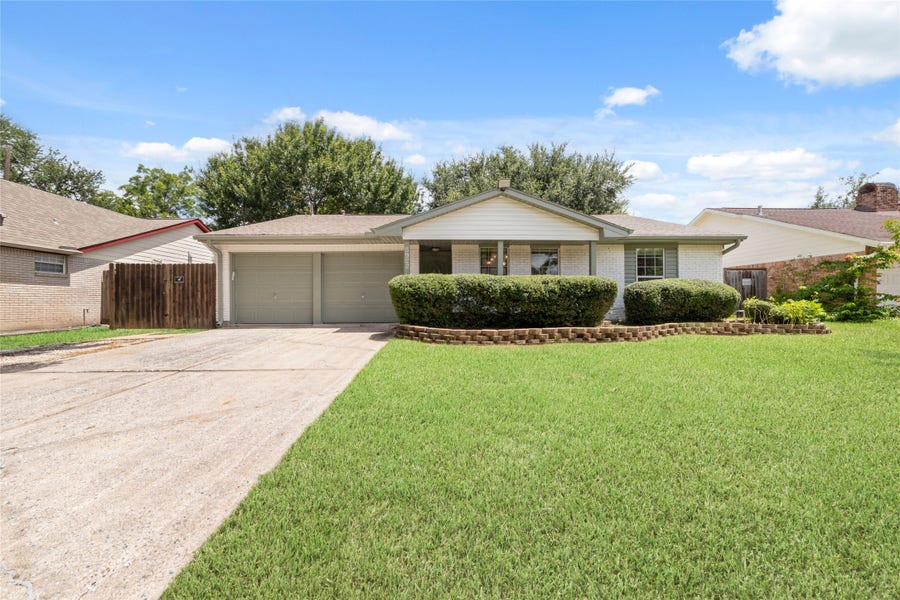 Property photo for 5922 Hummingbird Street, Houston, TX