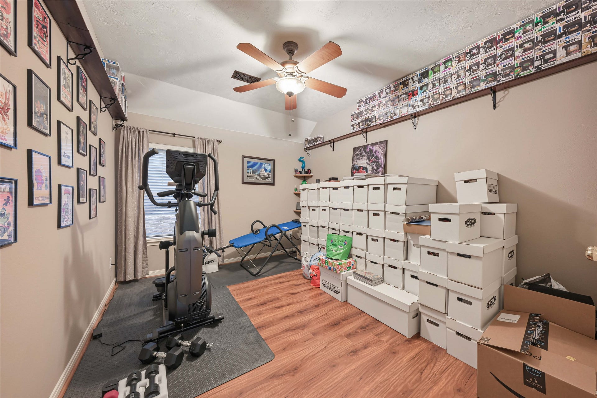 1918 Oakwood Court Drive, Baytown, TX 77521 Another guest room