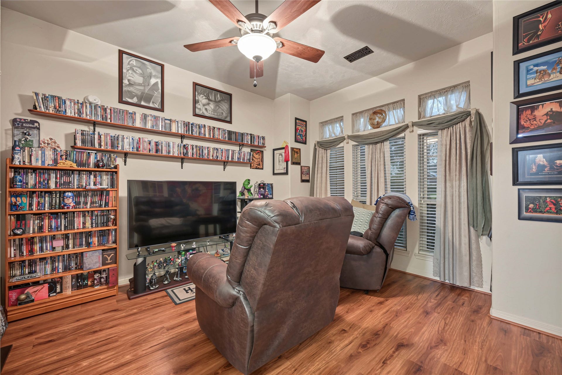 1918 Oakwood Court Drive, Baytown, TX 77521 Room off the entry used as media room