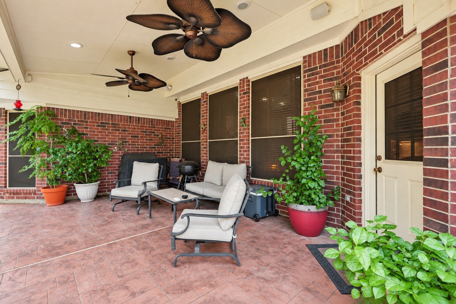 1918 Oakwood Court Drive, Baytown, TX 77521 Another view of patio