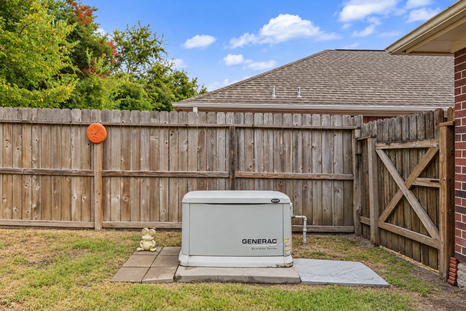 1918 Oakwood Court Drive, Baytown, TX 77521 Whole Home Generator