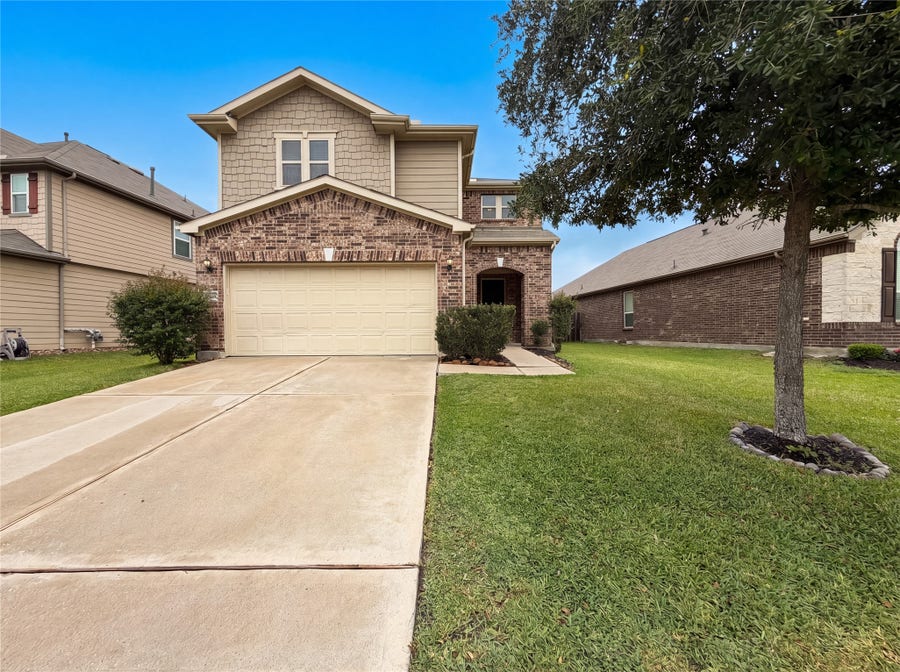 Property photo for 4022 Lake Cypress Circle, Houston, TX