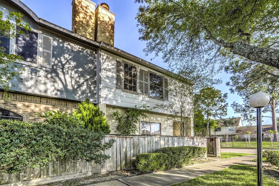 Property photo for 10763 Sandpiper Drive, Houston, TX