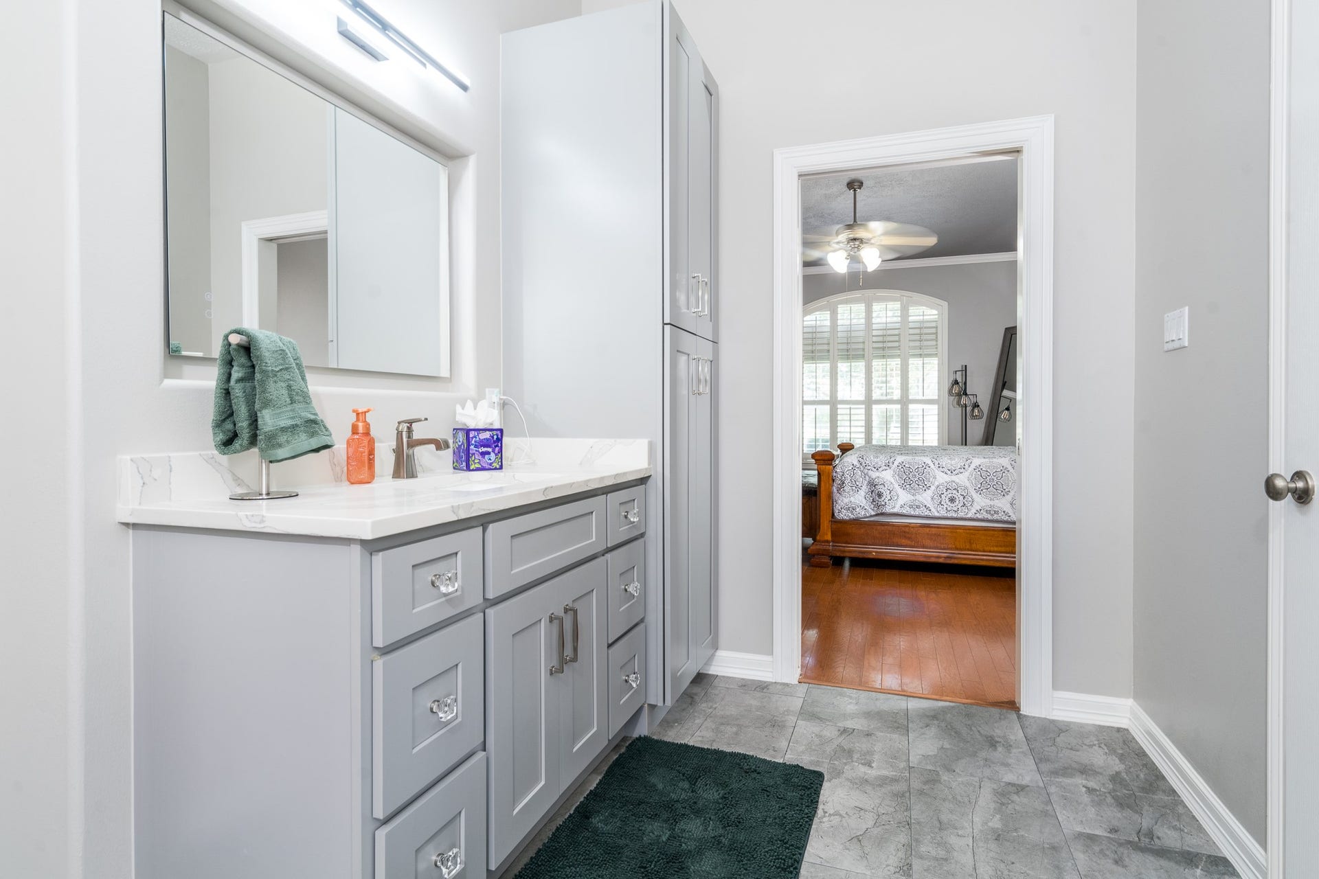20303 Stone Lake Circle, Tomball, TX 77377 Dual sinks are the perfect addition to any primary suite