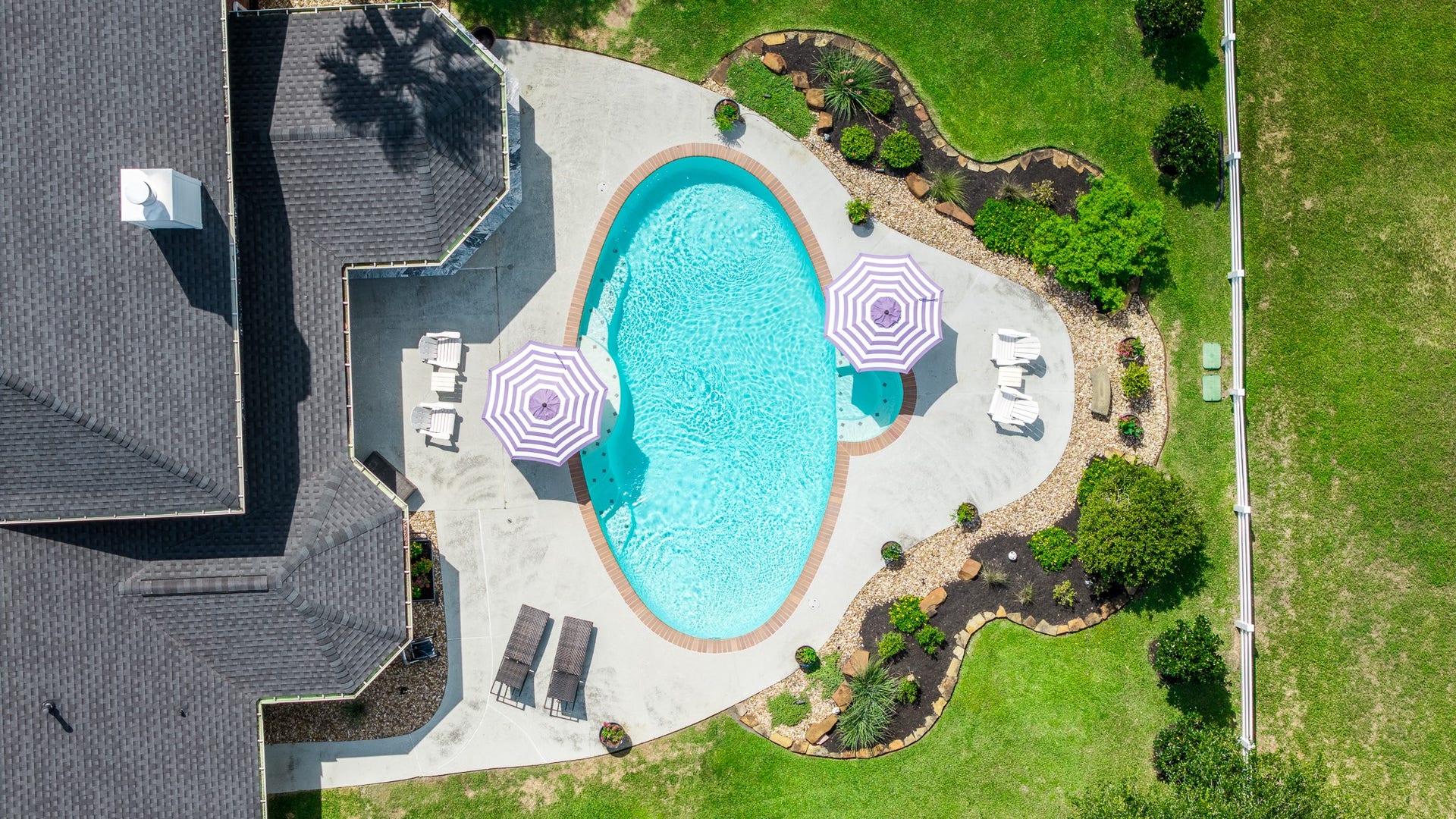 20303 Stone Lake Circle, Tomball, TX 77377 Pool season is still in full swing