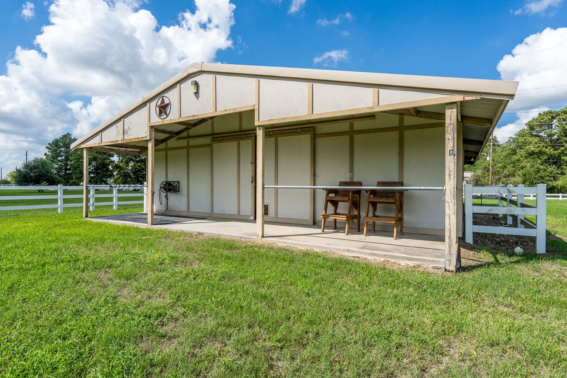 20303 Stone Lake Circle, Tomball, TX 77377 Coffee dates at the barn lead to slow relaxed mornings