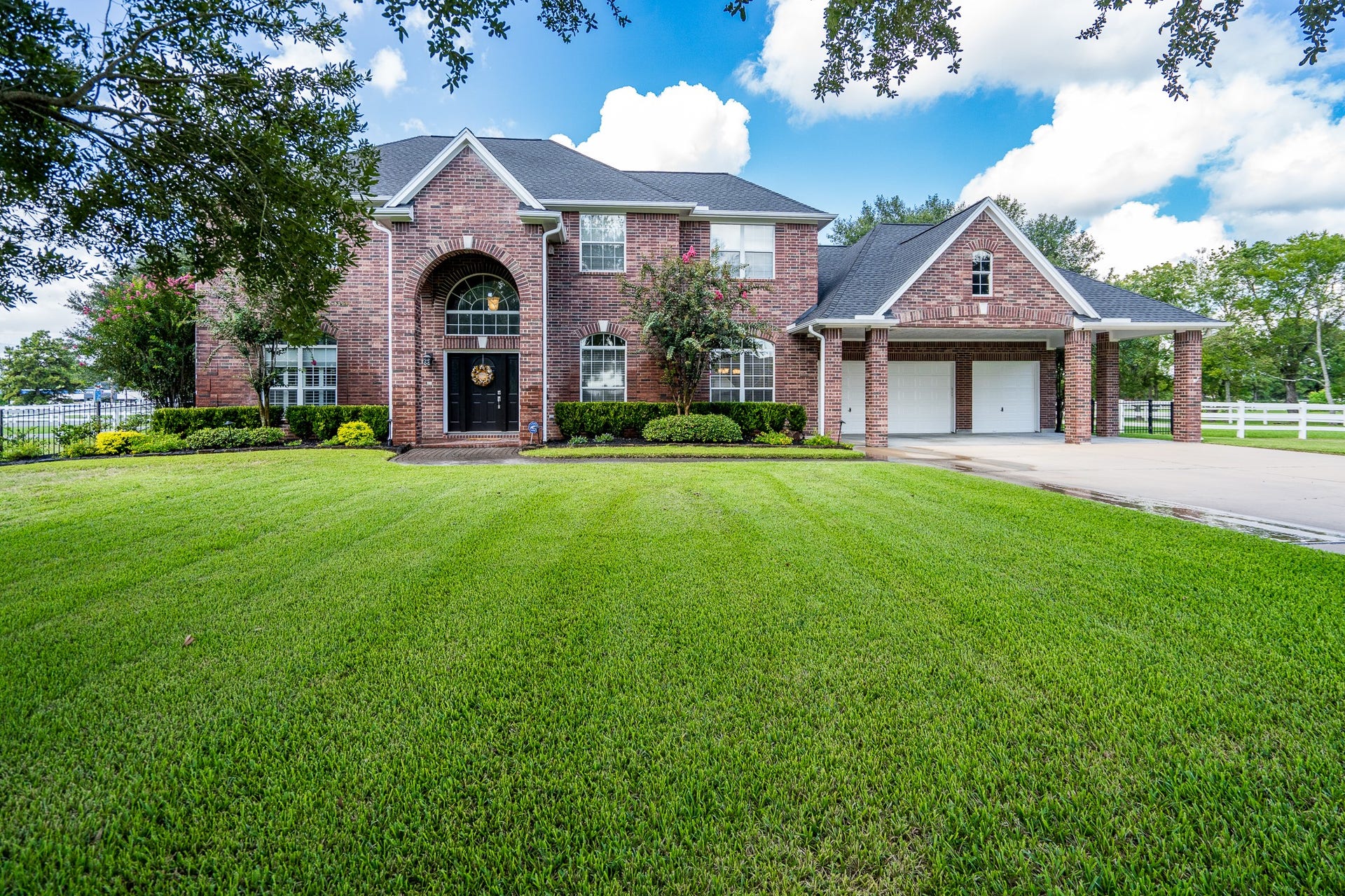 20303 Stone Lake Circle, Tomball, TX 77377 Welcome home