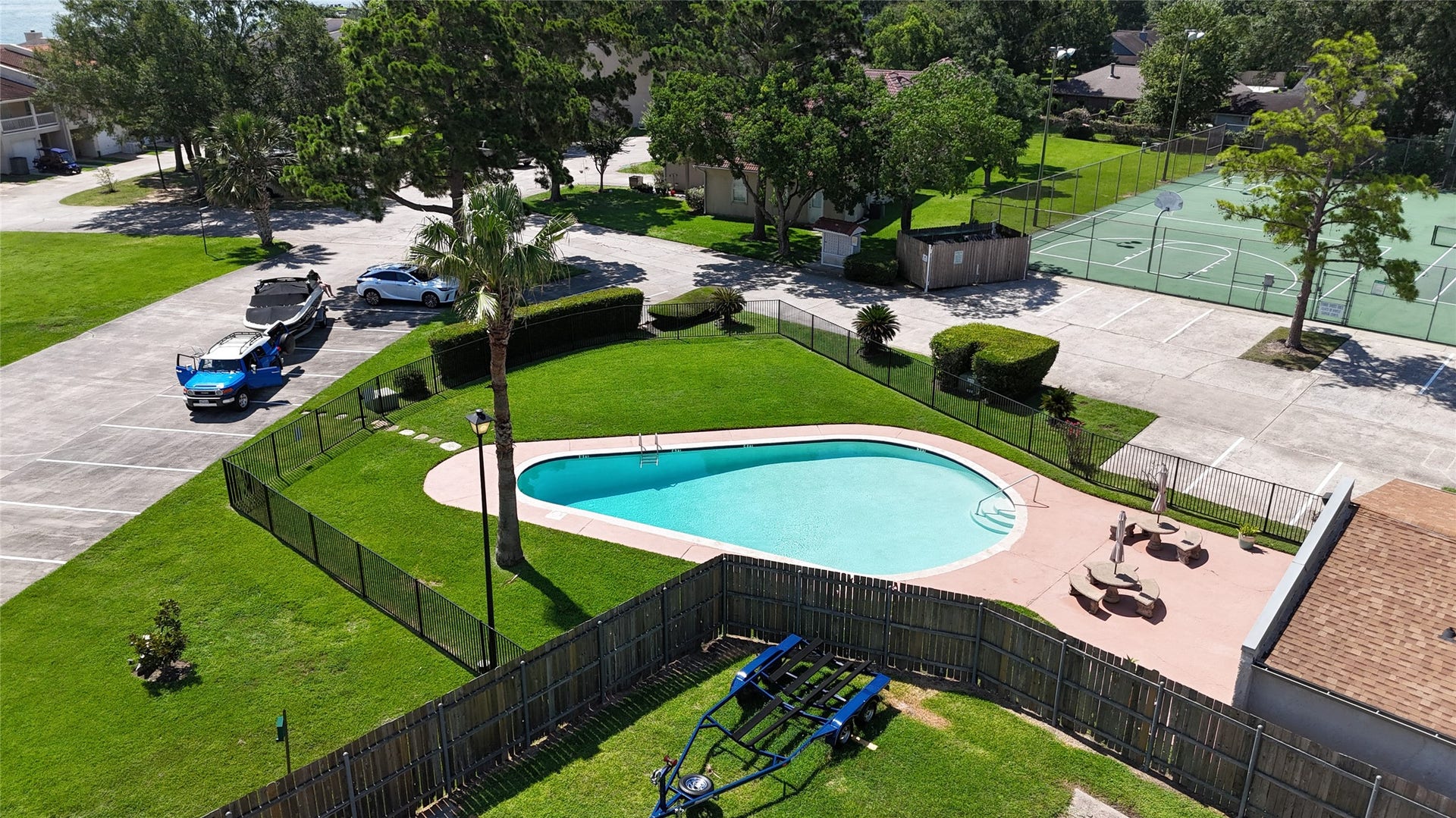 swimming pool