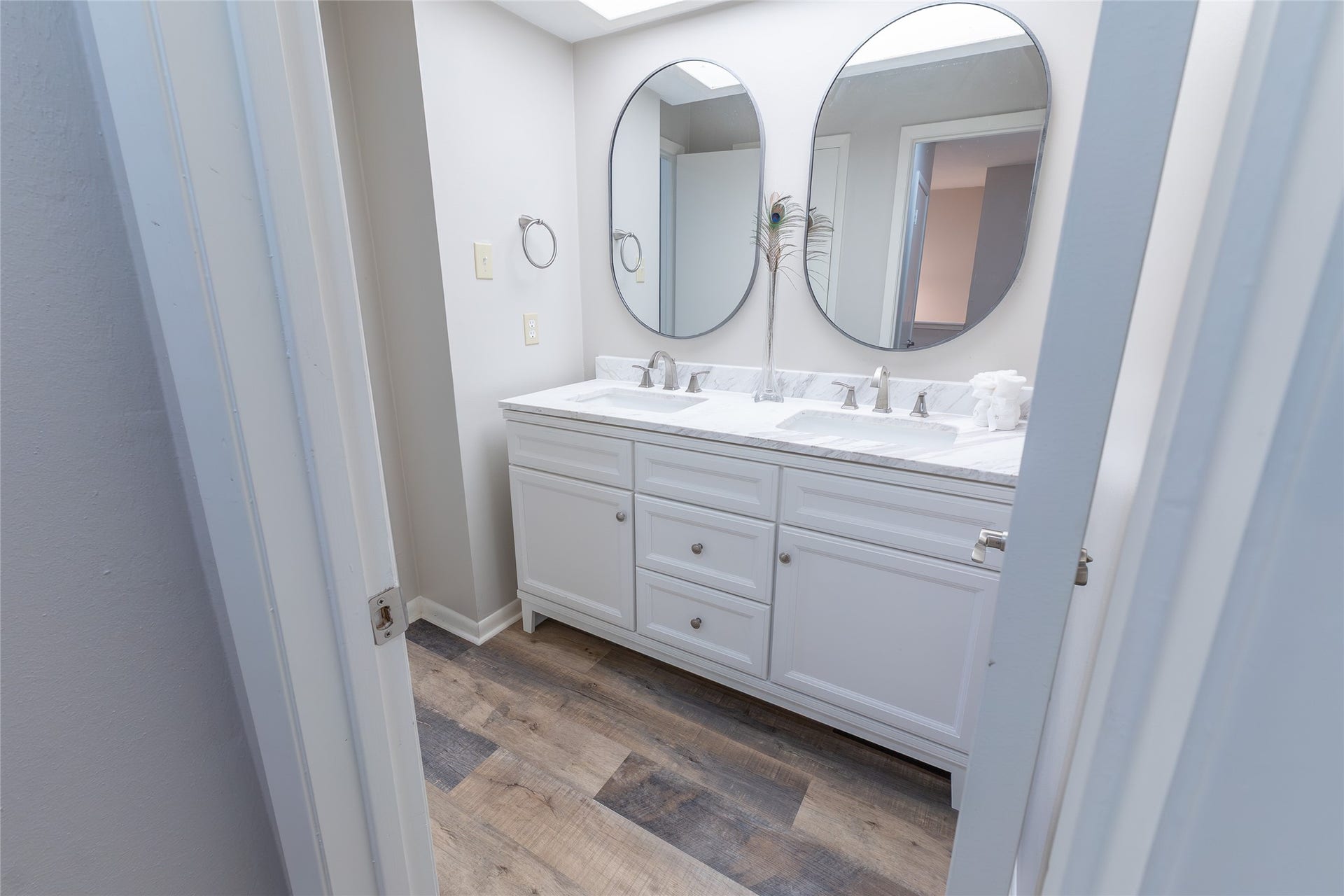 secondary bath