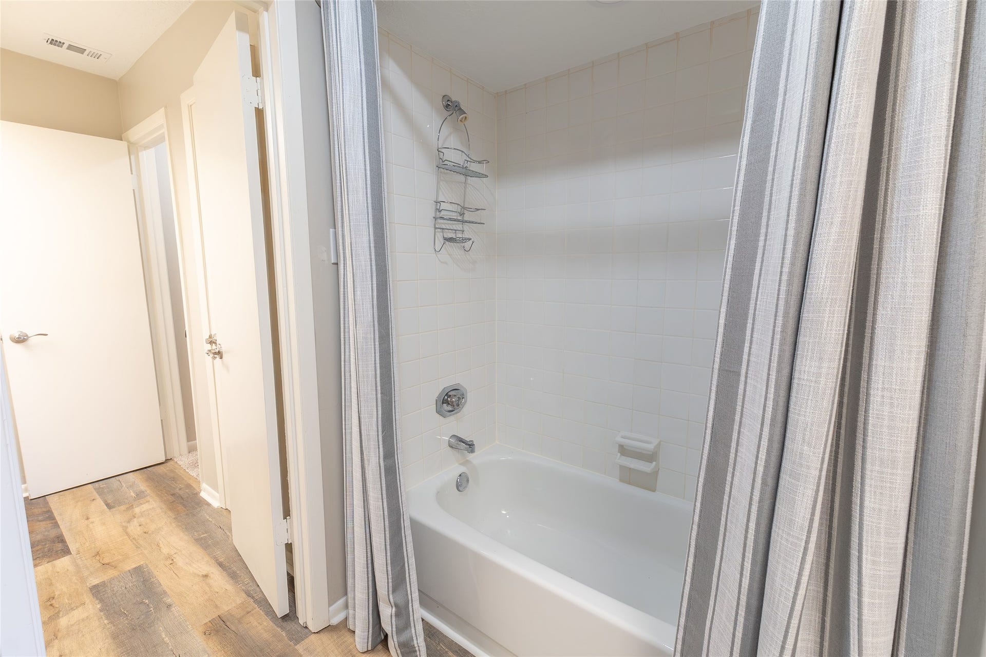 primary bathtub