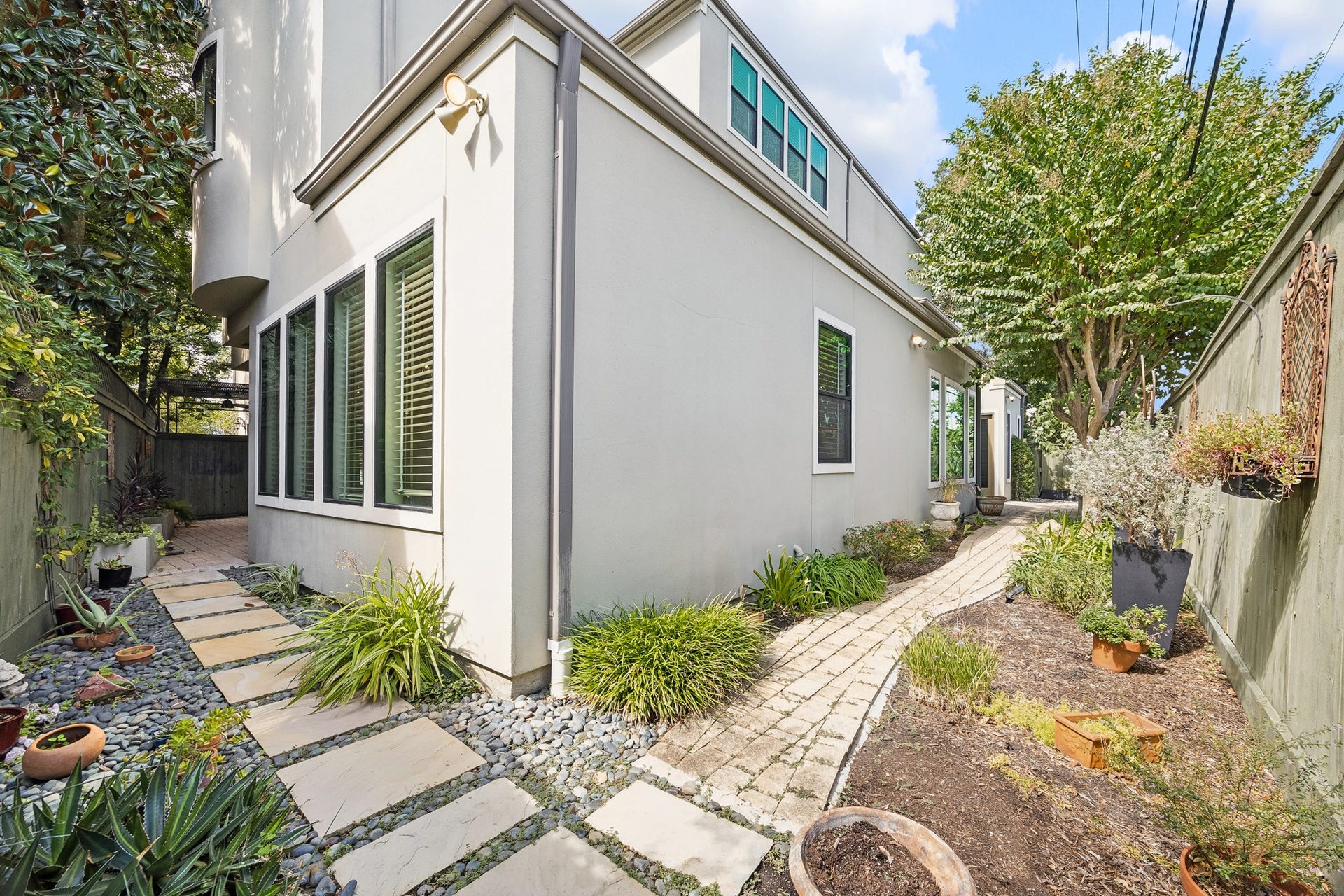 24 Hackberry Lane, #B, Houston, TX 77027 24 Hackberry Lane, #B, Houston, TX 77027