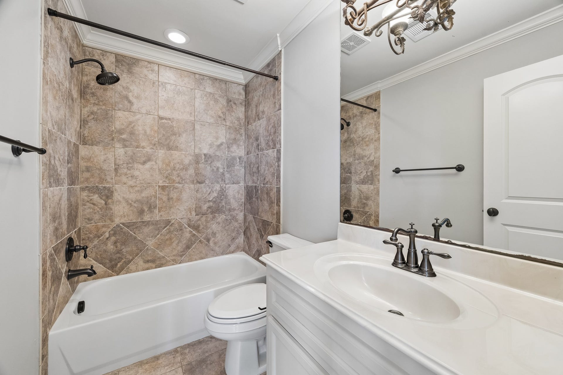 24 Hackberry Lane, #B, Houston, TX 77027 24 Hackberry Lane, #B, Houston, TX 77027