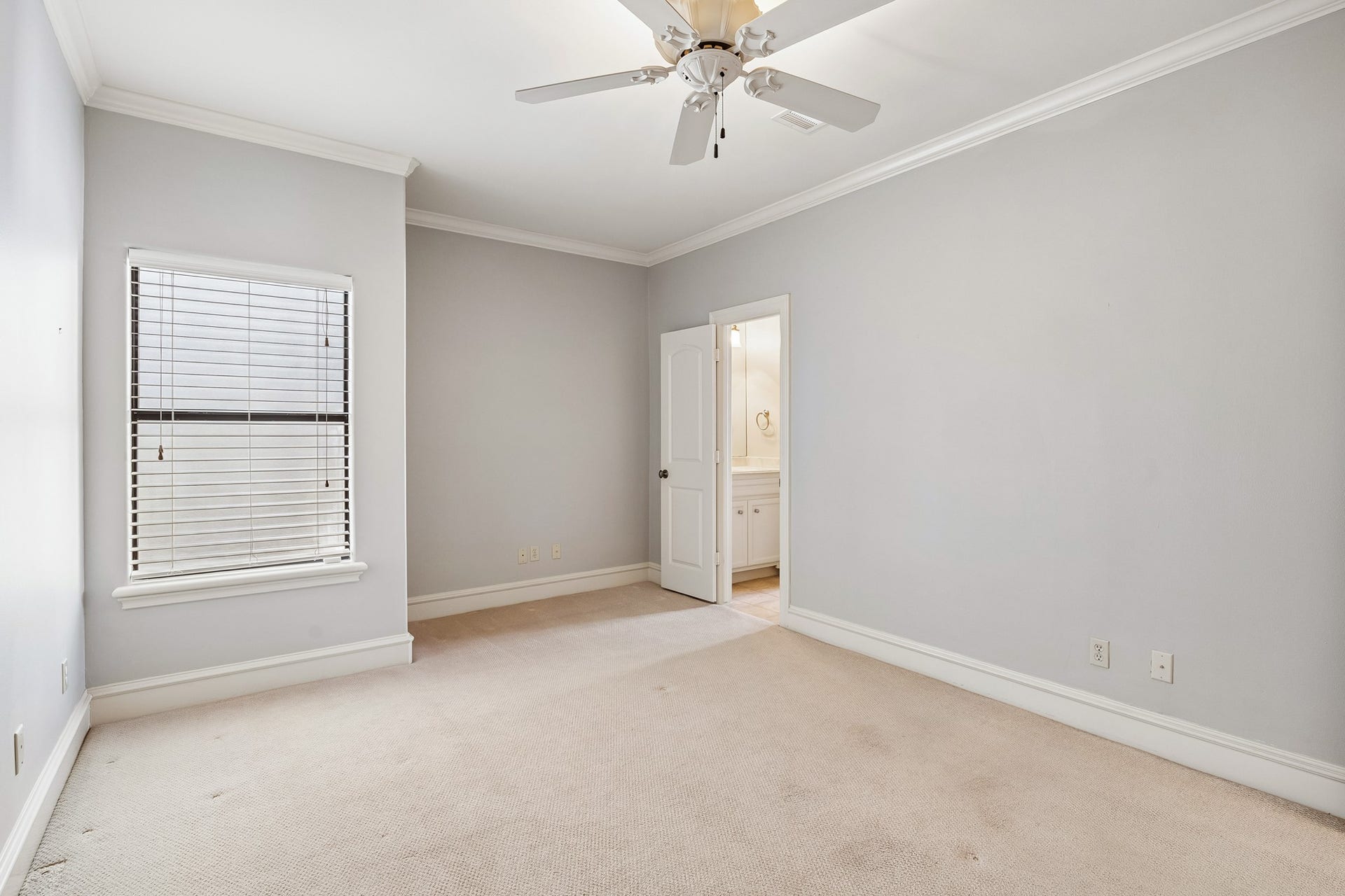 24 Hackberry Lane, #B, Houston, TX 77027 24 Hackberry Lane, #B, Houston, TX 77027